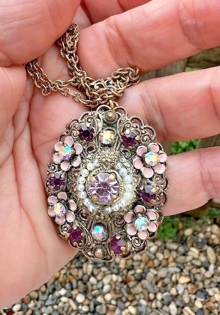 Collier chaîne pendentif cristal tchèque plaqué or tons rose filigrane 62 cm - Photo 4/4