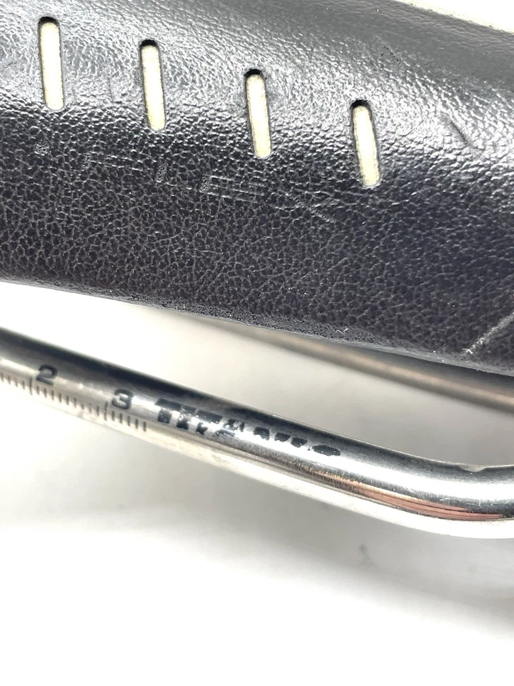 Selim Fizik Arione Titanio Wing Flex com trilho de titânio feito à mão na Itália - Imagem 2 de 4