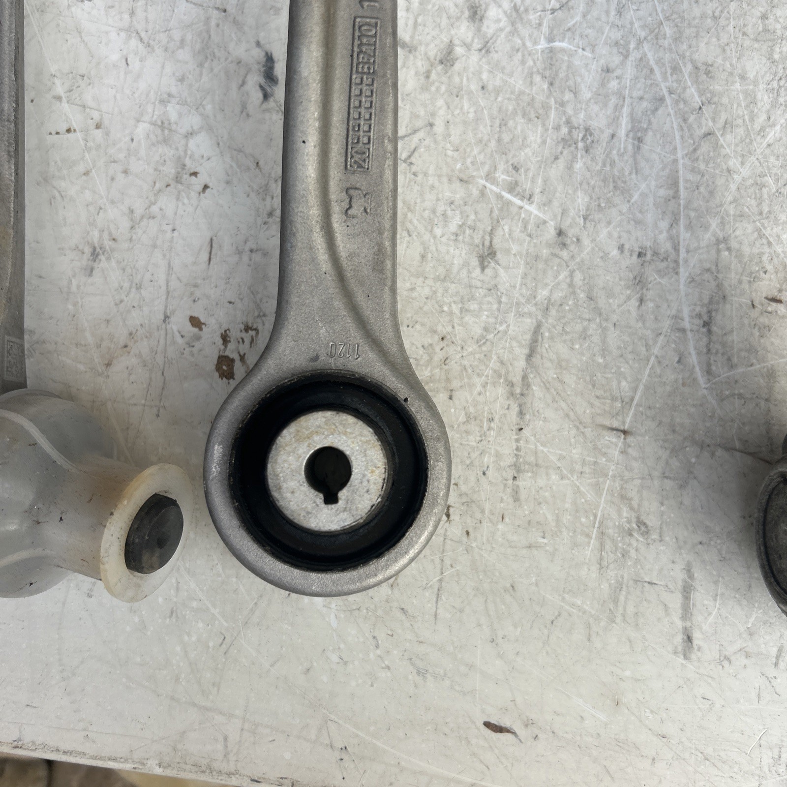 OEM Front Upper Control Arm Set Lt & Rt 4pc Lemforder for Lamborghini URUS
