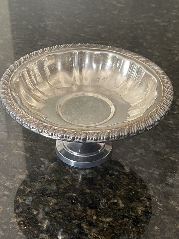Oneida Vintage Footed Pedestal Bowl Silver-Plated Candy Dish