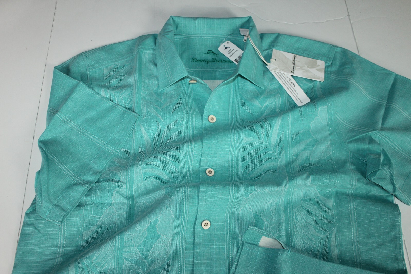 Tommy Bahama Camp Shirt Tahitian Border Castaway Embossed 100 Silk SS