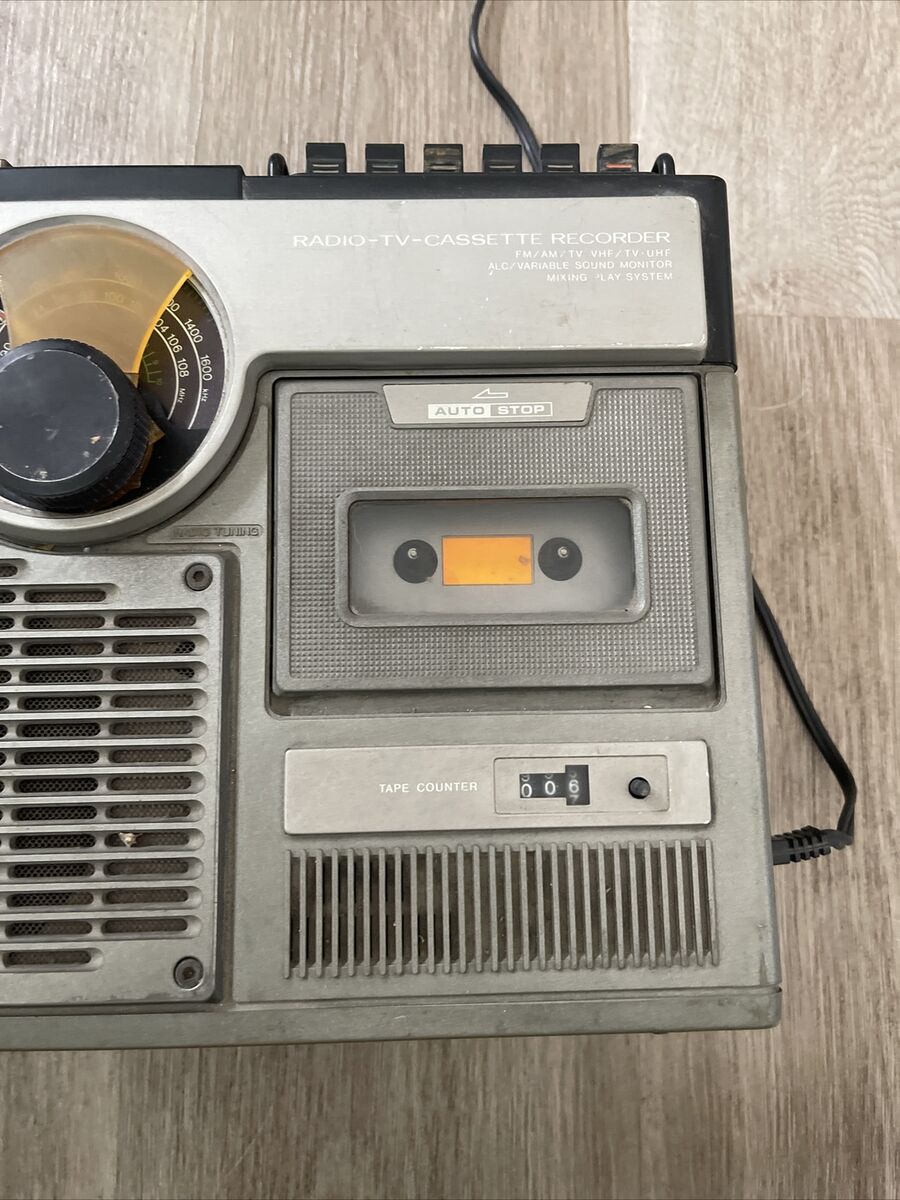 Vintage JVC 3060 3 Inch tv Am/fm Radio And Cassette Tape Vintage JVC 3060 3 Inch tv Am/fm Radio And Cassette Tape