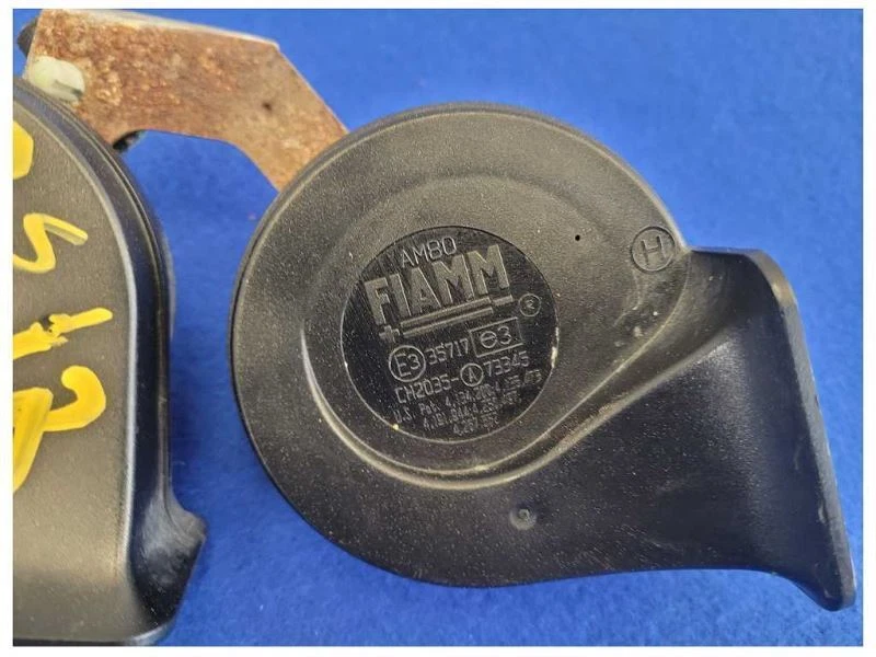 Ford Mustang Cobra 1996-1998 4,6 L delantero doble bocina ruido de emergencia 2512 Foto 3 de 4