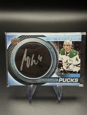 2022-23 Upper Deck Trilogy - Signature Pucks Miro Heiskanen #SP-MH (AU)