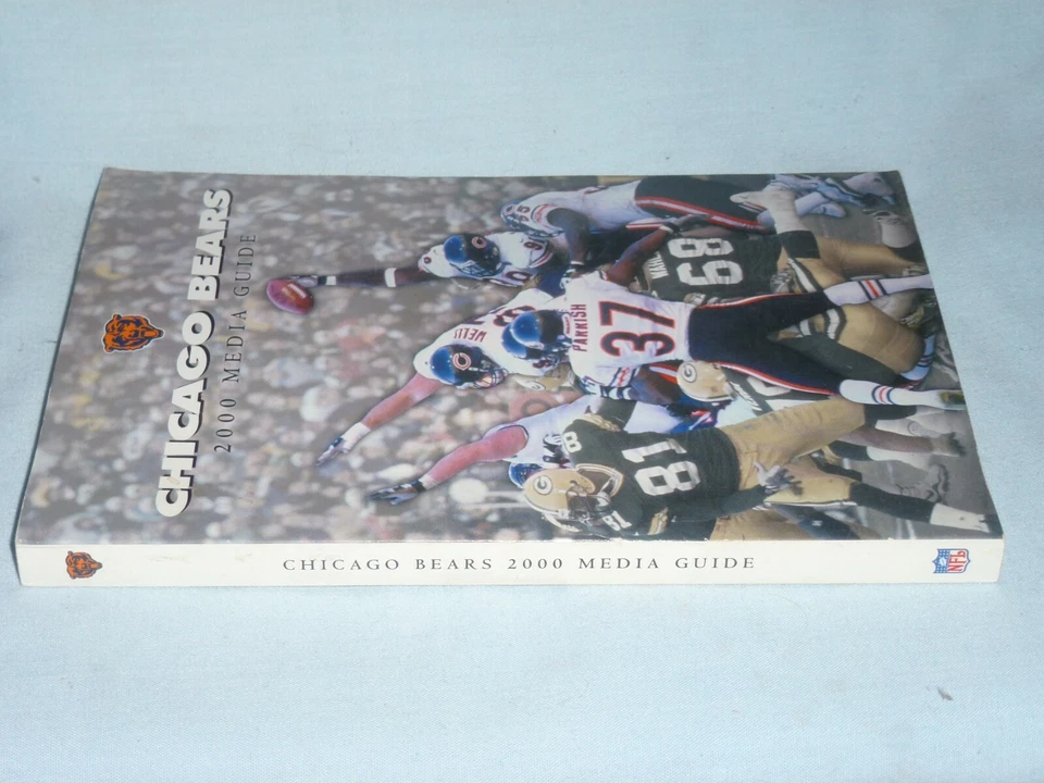 CHICAGO BEARS 2000 Media Guide YEARBOOK mint condition - Image 4 of 4