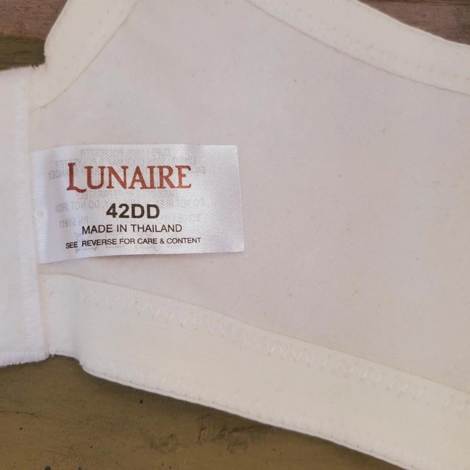 Sujetador deportivo blanco con aros Coolmax de alto impacto 42DD Lunaire 11111 Foto 3 de 3