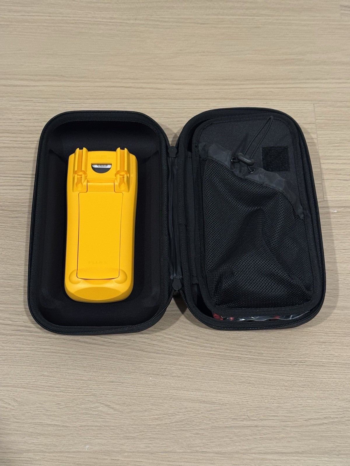 BRAND NEW -  Fluke 1587 FC Digital Insulation Multimeter 1000V with Fluke Leads