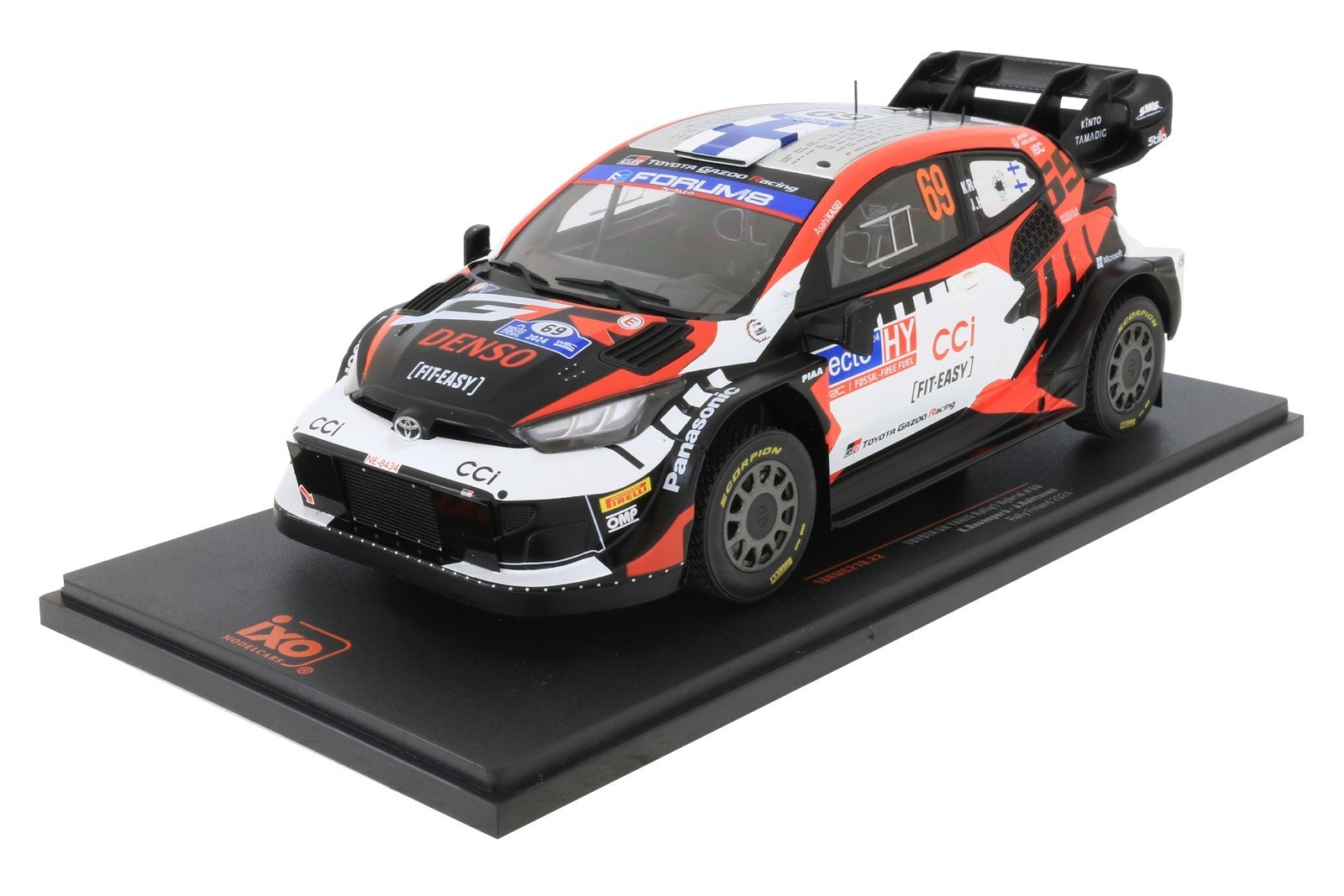 TOYOTA GR Yaris Rally1 Hybride réplique exacte en zamak avec détails réalistes