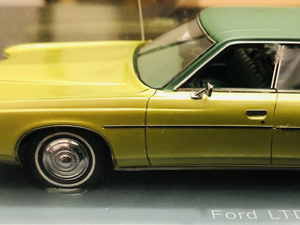 Neo Scale Models 1973 Ford LTD Galaxie Two Toned Green Model Car 1:43 - 1 of 500 - Image 3 of 4