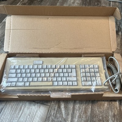 Apple M0116 Vintage Wired Keyboard Macintosh SE Untested Visually In Great Cond