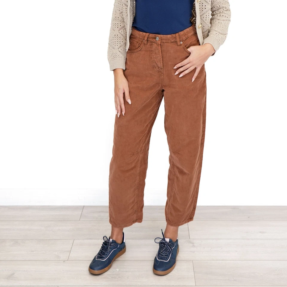 Pantalón para mujer Next Cord Barrel marrón tostado denim azul negro suave otoñal Foto 3 de 4