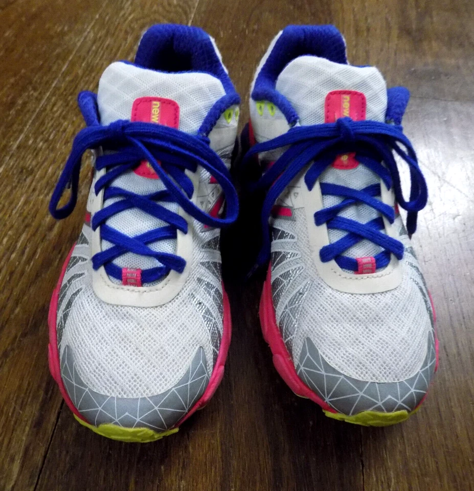 Zapatillas de Correr New Balance 890 v4 Barringer W890WP4 talla 6.5 Blanco Azul Rosa Usadas en Excelente Condición Foto 2 de 4