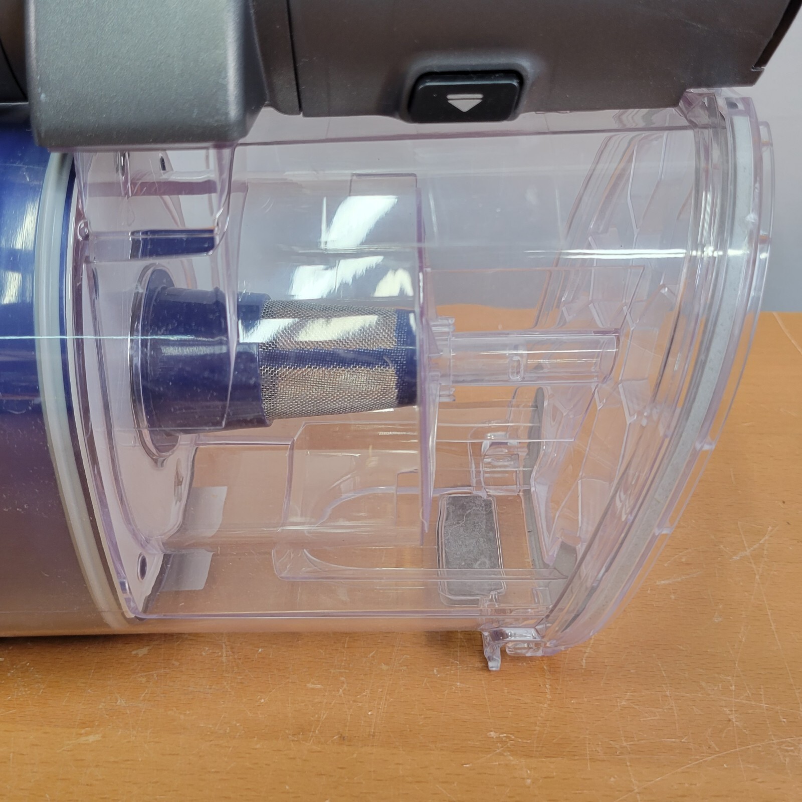 🔥Shark IZ363HT Cordless Stick Vacuum Cleaner w/ Attachments Blue USED