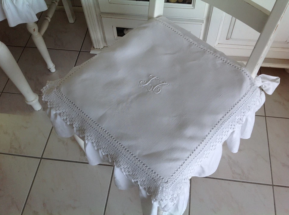 linge ancien DESSUS DE COUSSIN Broderie POINT DE BOURDON  Monogramme JT - Photo 2/4