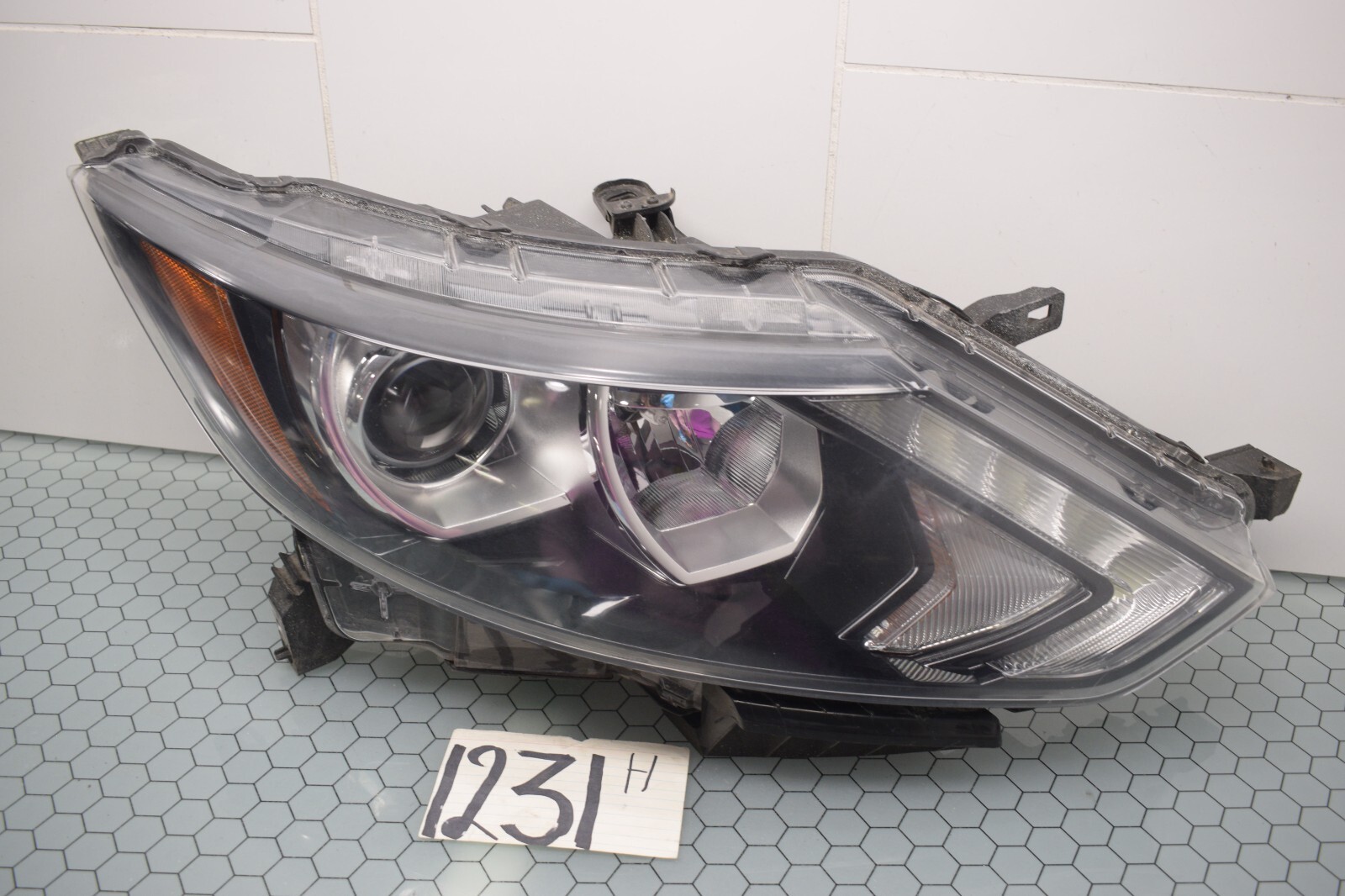 17 18 19 Rogue Sport Halogen PASSENGER Side Used Headlight Front Lamp #1231-H