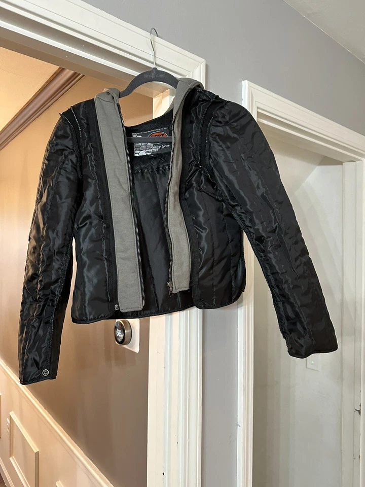 Женская кожаная куртка First Classics Authentic Riding Gear средний размер. - Изображение 2 из 4