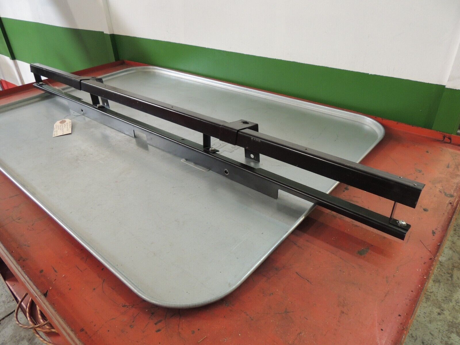 93 Bentley Brooklands/RR Mounting Bracket ASSY Ice Door / Fuel Tank Panel UB8201
