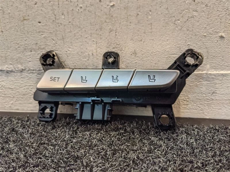 Driver Front Door Switch Memory Fits 19-20 K900 383714 - Image 3 of 4