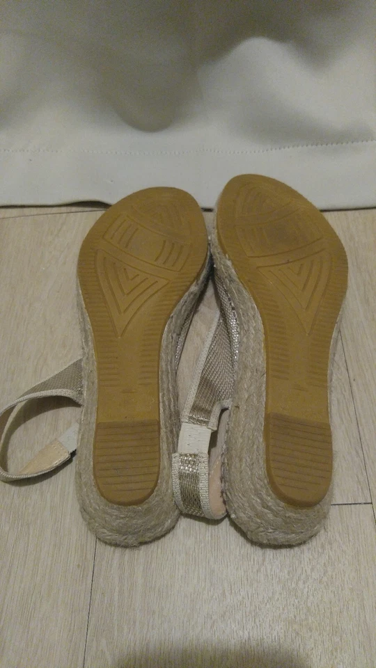 Vidorreta Jessy Espadrilles Wedge Shoe Size 40 US 10 Beige/Silver Peep toe. Mint - Image 3 of 4