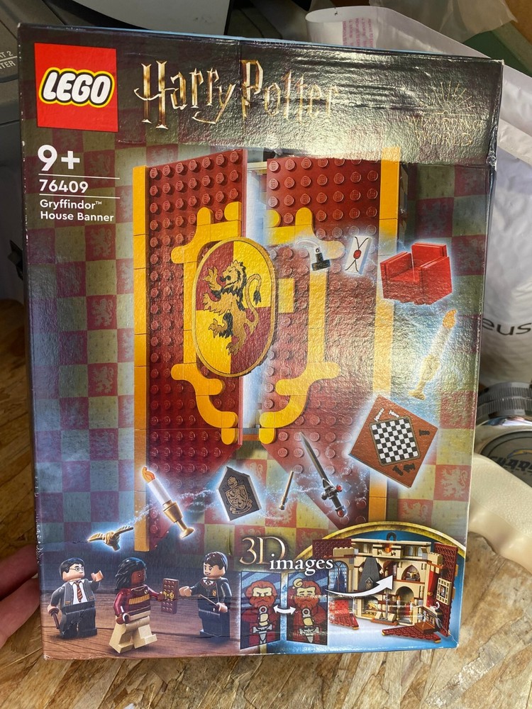 LEGO Harry Potter Gryffindor House Banner 76409 New with Box Damage  