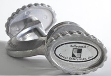 REFLECTASOL LARSON ENTERPRISES UMBRELLA CLAMP , well used but all working