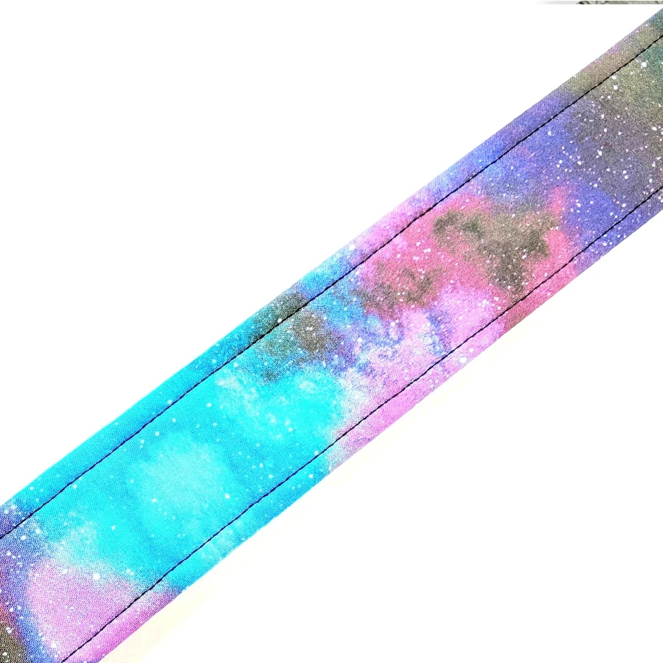 Correa de guitarra Nebula Galaxy - Espacio - Ciencia ficción - Púrpura azul negro espacio Foto 2 de 4