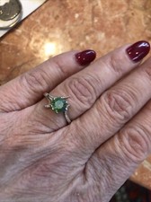 Sterling silver ring with green/blue Shiny Crystal size 6 3/4  1.8 grams