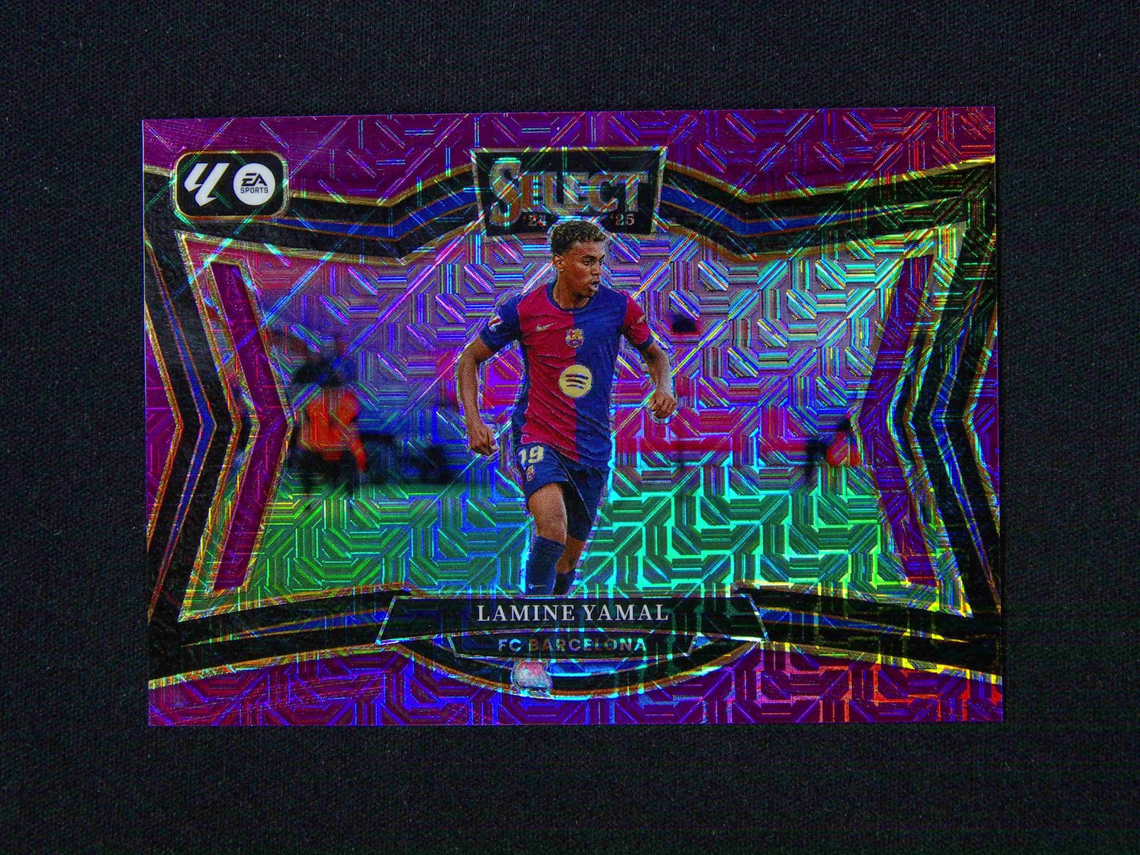 2024-25 Panini Select La Liga Lamine Yamal #214 Field Level Purple Mojo Prizm