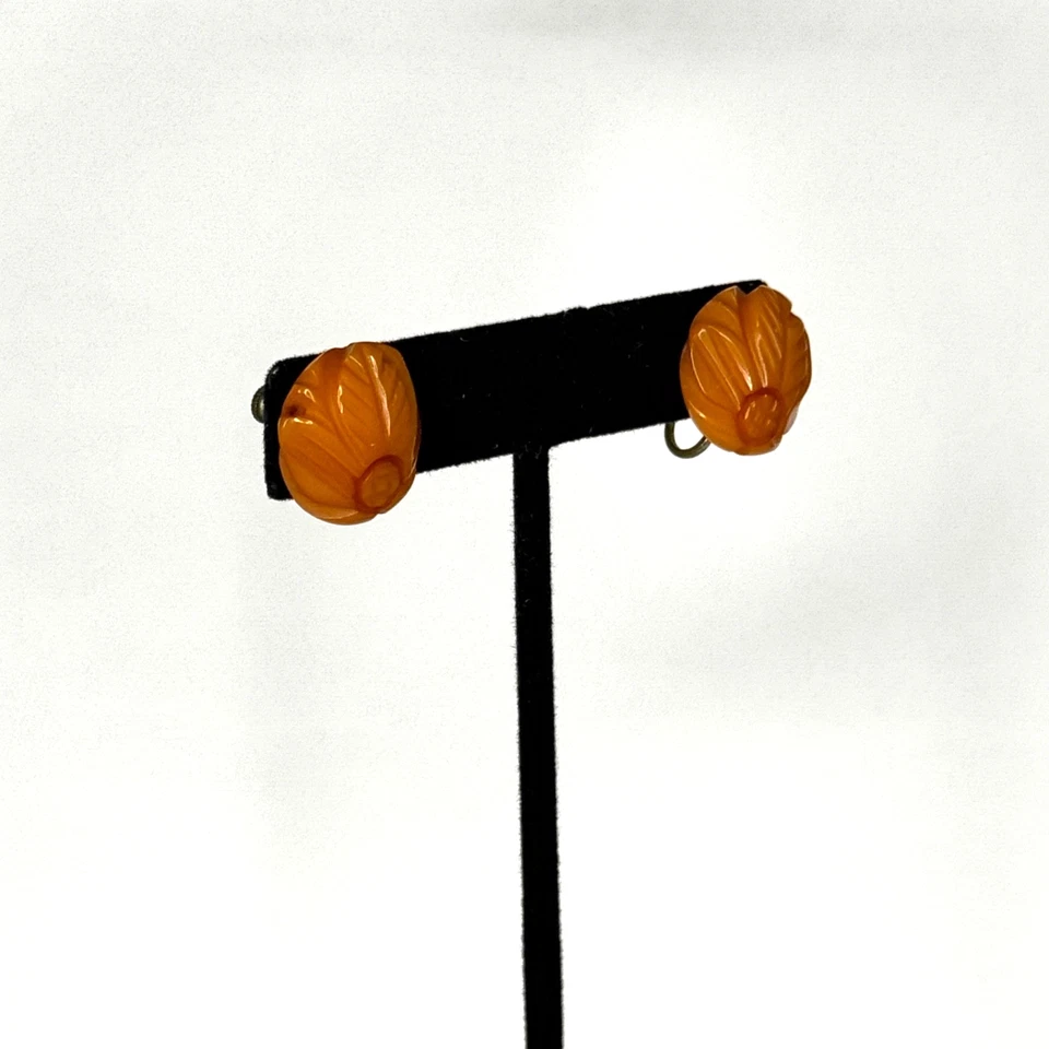 Pendientes Baquelita Caramelo Hoja Redonda Tallada Tornillo Tono Plata Foto 4 de 4