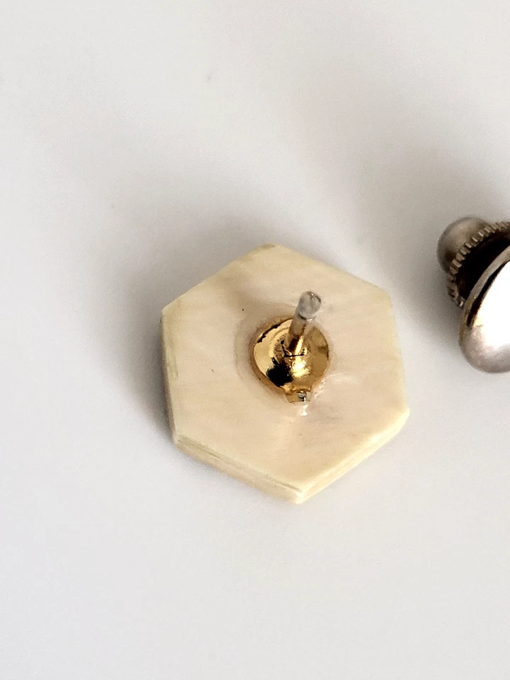 Corbata Scrimshaw tallada y tinta de colección escena de barco alta 5/8" sin firmar Foto 4 de 4