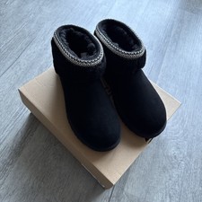 UGG Women’s Classic Ultra Mini Maxi Curly Black UK Size 8 New in Box Genuine