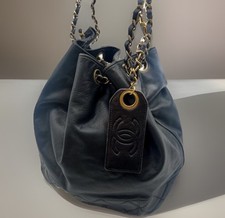 Chanel 80s Lambskin Diamond Stitch Leather Quilted Gold Chain Bucket Bag Rare 