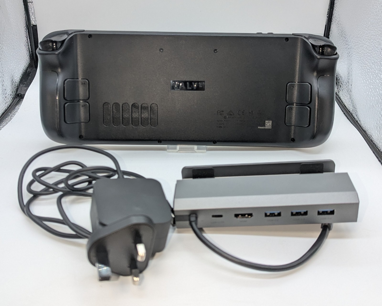 Valve Steam Deck 1TB SSD 16GB RAM – Model 1010 LCD with Dock & Case (B) image 4