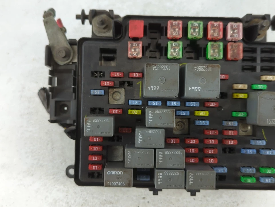 2006-2007 Chevrolet Silverado 1500 caixa de fusíveis caixa de fusíveis módulo relé MUEY3 - Imagem 2 de 4