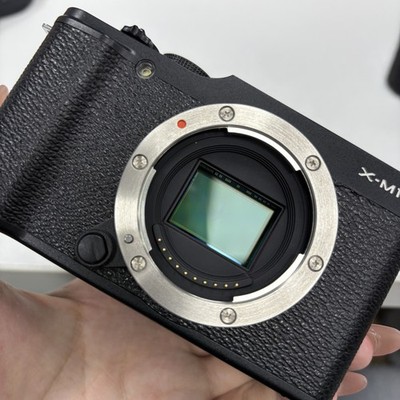 FUJIFILM XM-1 ボディ ブラック xm1 Fujifilm X-M1 XM1 16.0MP 16.3MP Digital Camera Body Fujifilm X