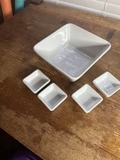 Pampered Chef Simple Additions Set 7.5” Square Bowl + 4 Small Dishes 2.5" White