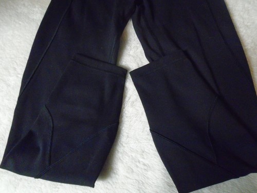 Lululemon Women's Yoga Pants BLACK Sz 8 Stylish Stitching! - Picture 2 of 10