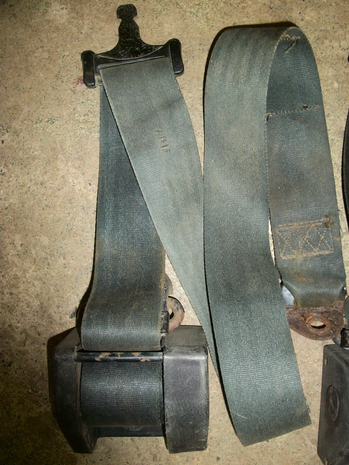 Cinturón de seguridad original Triumph Spitfire el precio es de 1 Foto 2 de 4