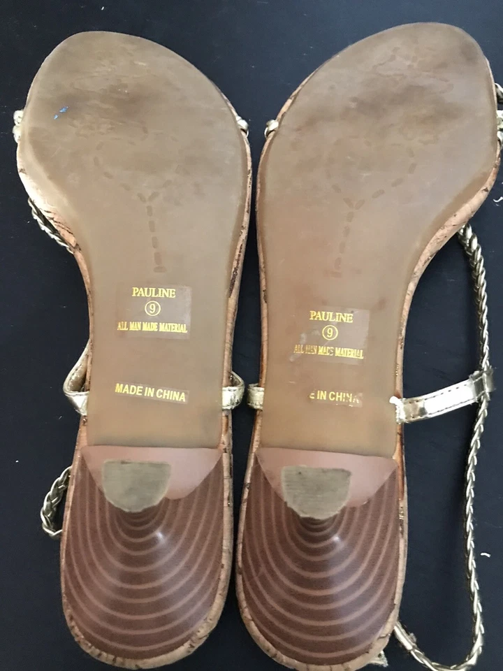 Sandalias doradas con tiras Dollhouse Pauline para mujer talla 9 tacón de gatito Foto 3 de 4