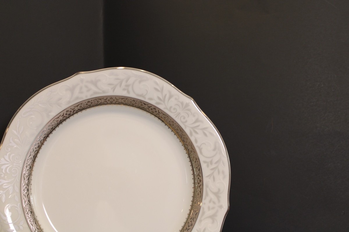 NORITAKE ESSEX PLATINUM 8 ACCENT PLATES 9