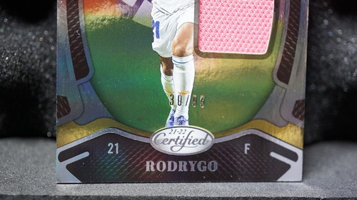 Refractor de parche certificado Panini Chronicles La Liga 2021-22/99 Rodrygo #164 - Imagen 3 de 6