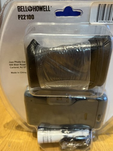 Bell and Howell Power Zoom PZ2100 33-70mm Point and Shoot Camera Sealed - Picture 3 of 7