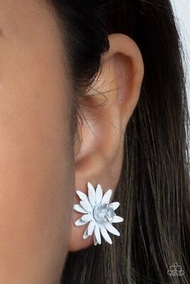 Paparazzi SUNSHINY DAIS-Y white POST earrings