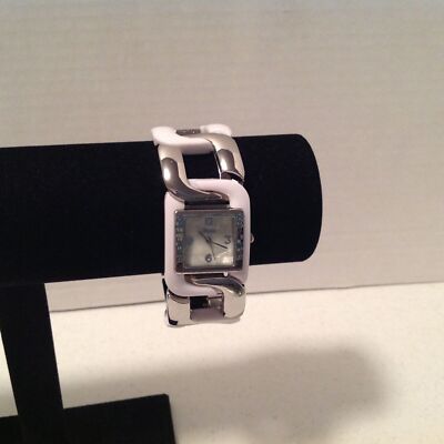 Geneva Analog White and Silver Link Clasp Watch Needs Battery
