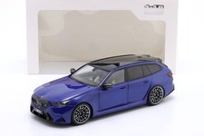 BMW M5 Touring (G99) anno 2025 Marina Bay blu 1:18 Solido