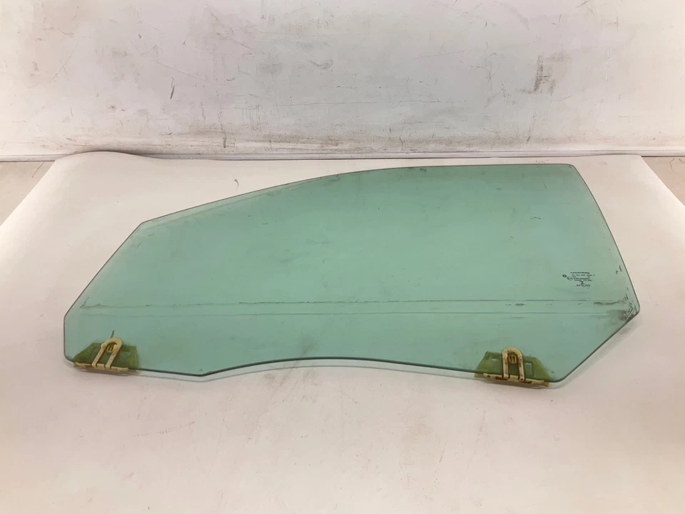 09-23 Dodge Ram 1500 cabina y media puerta del conductor delantera izquierda vidrio OEM CM Foto 2 de 4