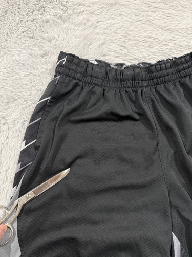 Set Nike Dri-Fit Shorts Boys XL Gray Red Black Swoosh Athletic Basketball Lot 2 - Picture 13 of 22