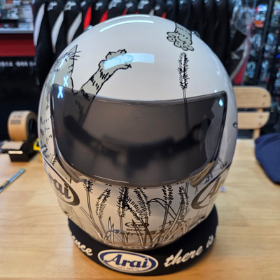 Arai Japan ASTRO-GX Neko Limited Edition Quantic Contour-X Neco