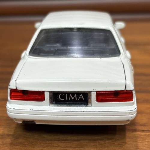 Miniature Yonezawa 1/43 Nissan Sunny Coupé 223 Voiture De Collection Vintage