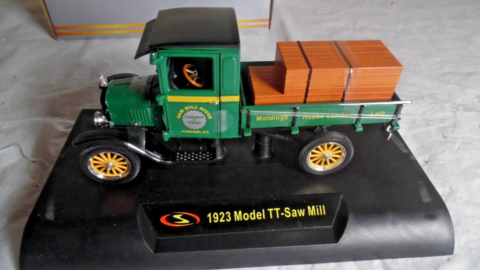 Signature Models 1923 Model TT-Sawmill 1;32 Die Cast Truck NIB - Image 3 of 4
